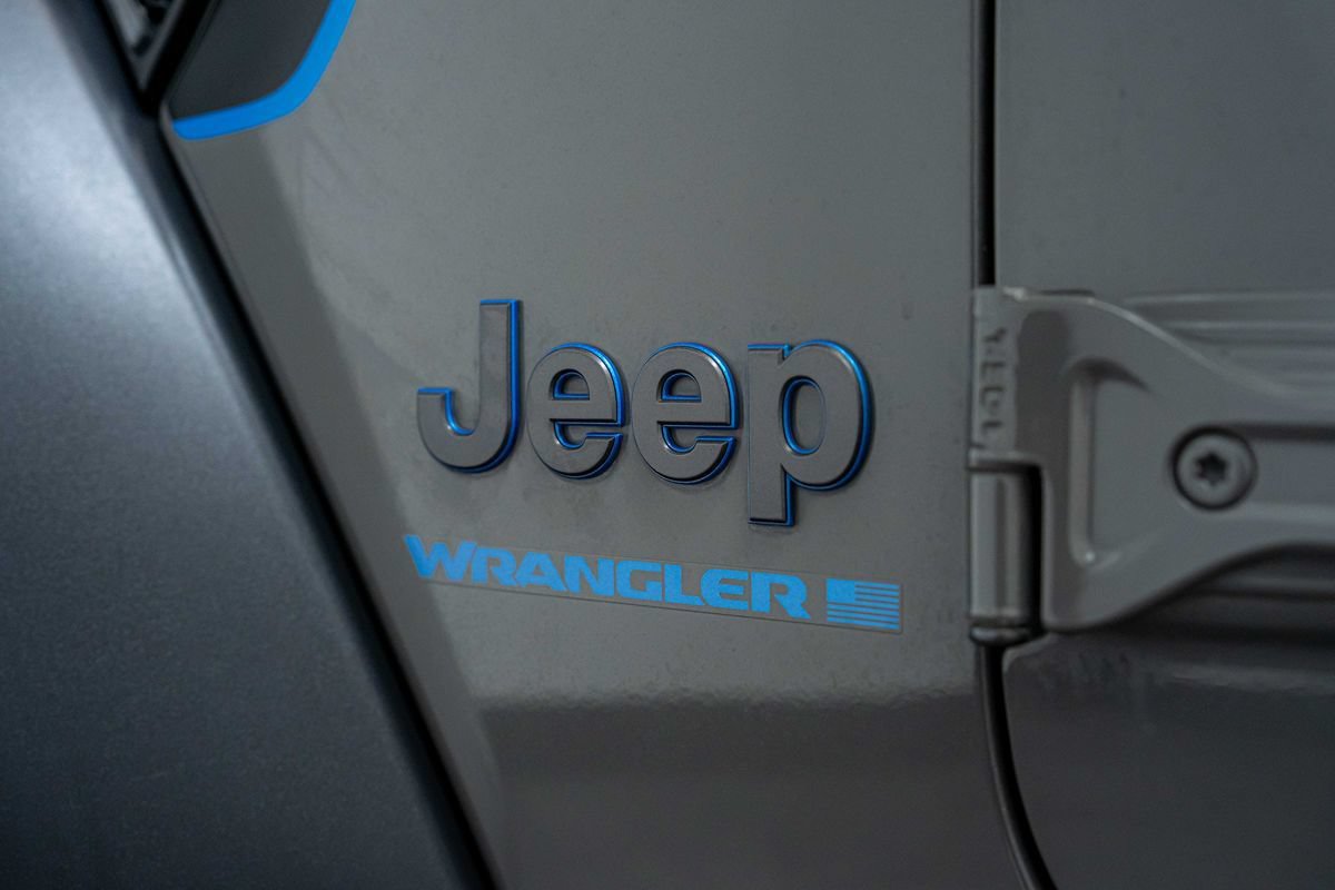 Used 2023 Jeep Wrangler Unlimited Rubicon 4xe AWD/4WD image 6
