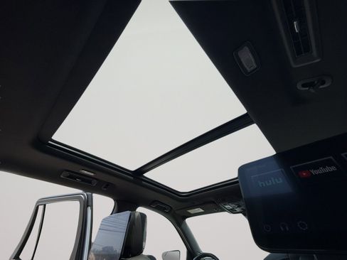 Certified 2024 GMC Yukon Denali Ultimate image 35