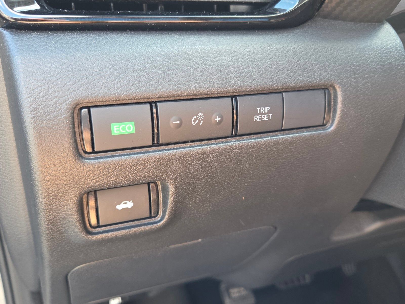 Used 2024 Nissan Sentra SV FWD image 28