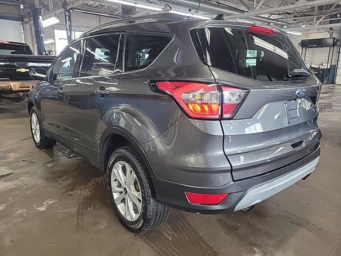 Used 2018 Ford Escape SE image 3