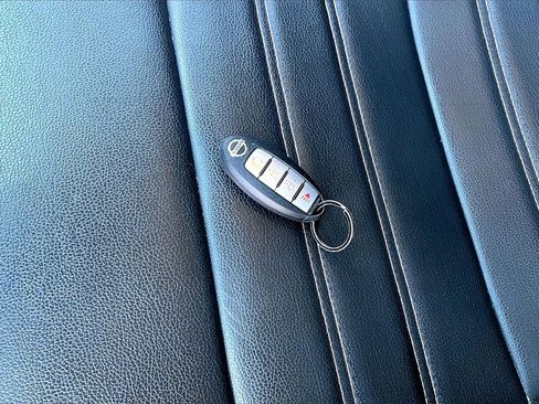 Used 2019 Nissan Kicks SR w/ SR Premium Package image 32