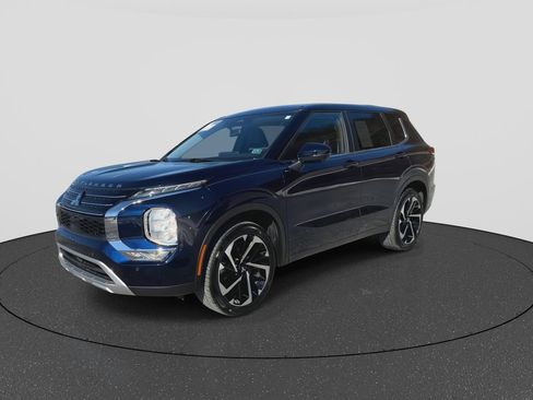 Used 2024 Mitsubishi Outlander SE image 4