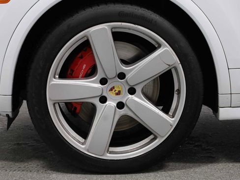 Used 2018 Porsche Cayenne GTS image 48