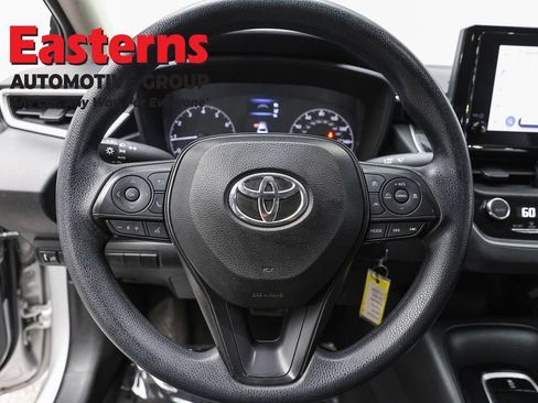 Used 2024 Toyota Corolla LE FWD image 10