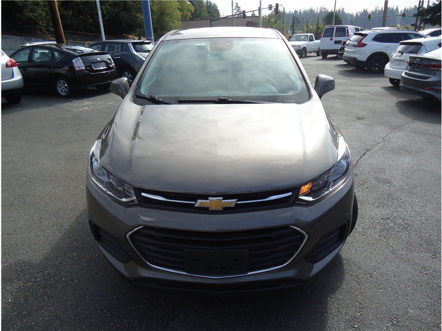 Used 2021 Chevrolet Trax LS AWD/4WD image 2