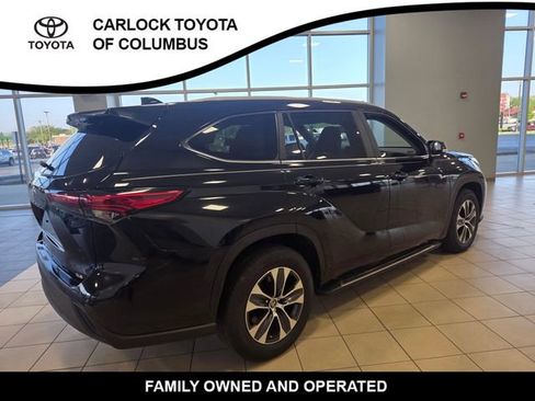 Used 2023 Toyota Highlander XLE FWD image 6