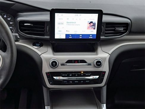 Used 2024 Ford Explorer XLT w/ Equipment Group 202A image 29