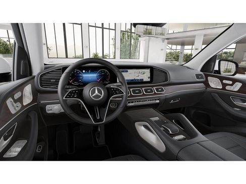 New 2026 Mercedes-Benz GLS 450 4MATIC image 3