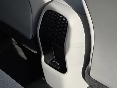 New 2026 Hyundai Kona SE image 19