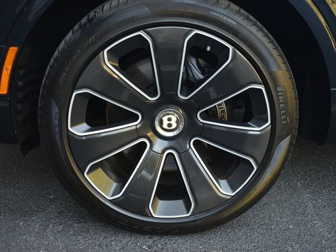 Used 2020 Bentley Bentayga Design Series image 54