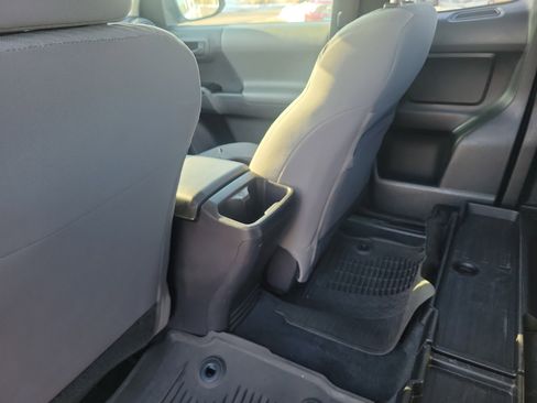 Used 2022 Toyota Tacoma SR image 10