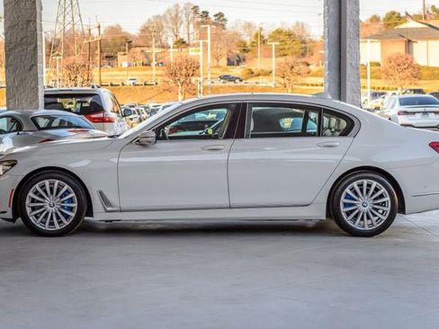 Used 2018 BMW 740i image 60