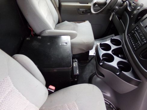 Used 2006 Ford E-250 and Econoline 250 image 23