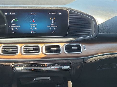 Used 2022 Mercedes-Benz GLS 450 4MATIC image 21