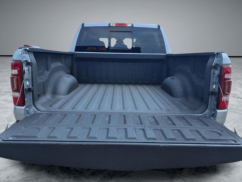 Used 2019 RAM 1500 Limited w/ Body Color Bumper Group image 14