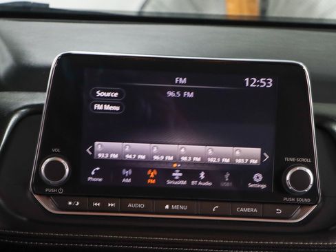 Used 2024 Nissan Rogue S FWD image 19