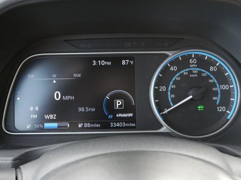Used 2018 Nissan Leaf SV w/ SV Technology Package FWD image 29