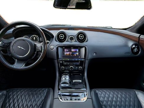 Used 2016 Jaguar XJ L Portfolio RWD image 41