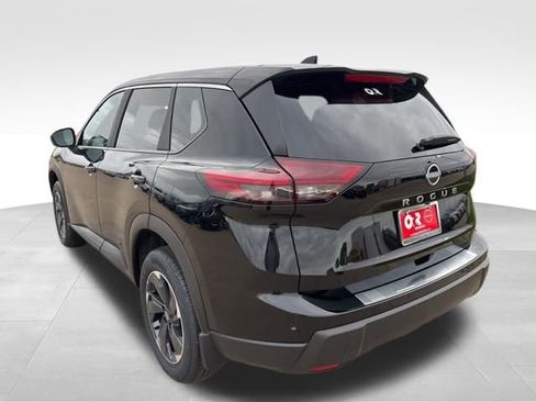 New 2026 Nissan Rogue SV w/ Cold Weather Package FWD image 4