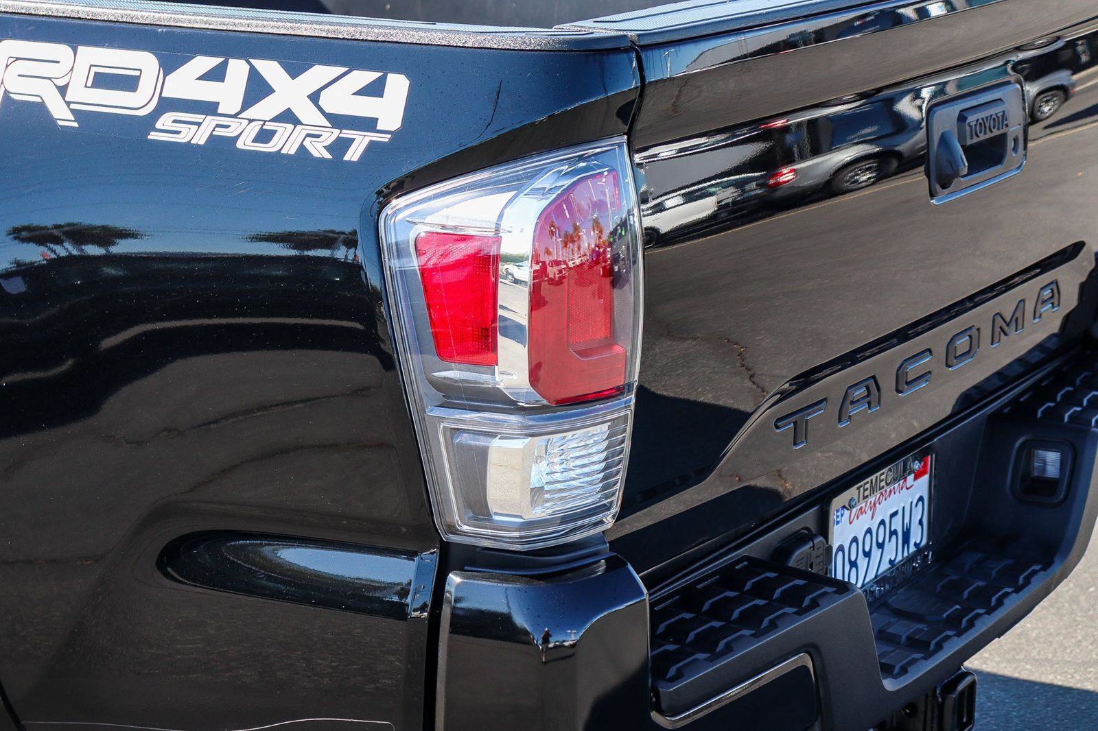 Used 2023 Toyota Tacoma TRD Sport w/ Black Out Package (TMS) AWD/4WD image 7