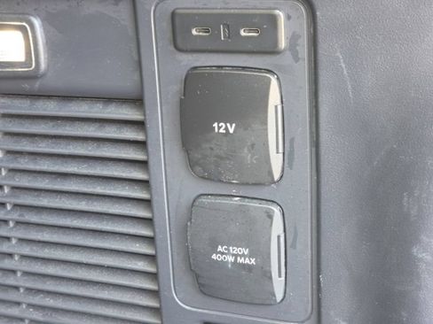Used 2025 Ford Expedition Max Active RWD image 16