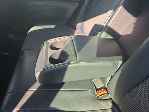 Used 2018 Toyota Corolla L image 17