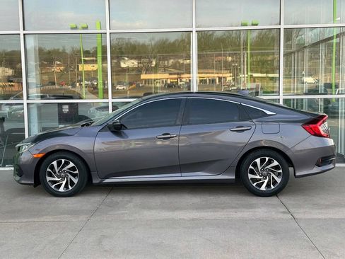 Used 2018 Honda Civic EX image 4