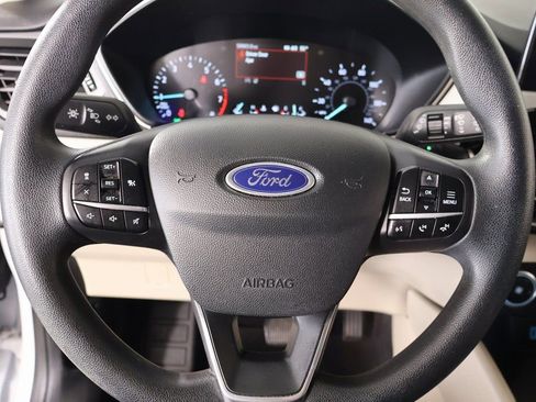 Used 2020 Ford Escape SE image 3