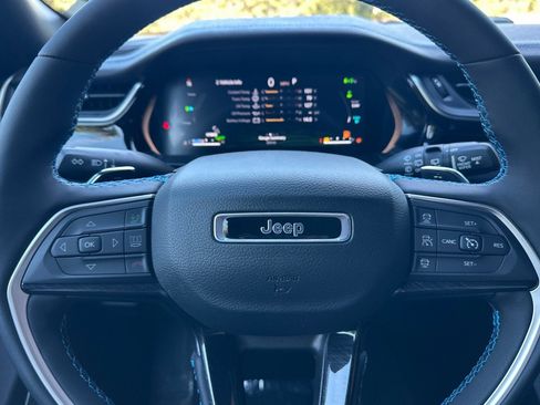 New 2023 Jeep Grand Cherokee Trailhawk w/ Advanced Protech Group II image 23