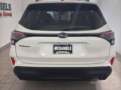 Used 2025 Subaru Forester Premium w/ Convenience Package #1 image 5