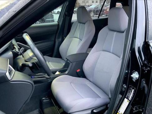 Certified 2024 Toyota Corolla Cross SE image 8