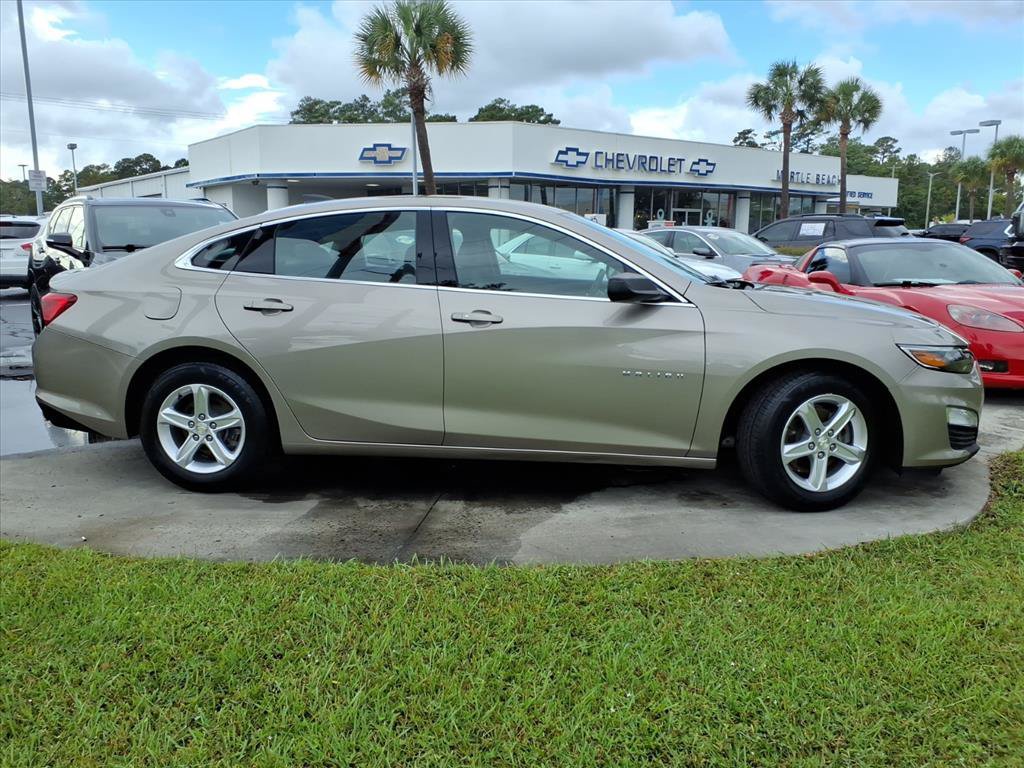 Used 2022 Chevrolet Malibu LS FWD image 2