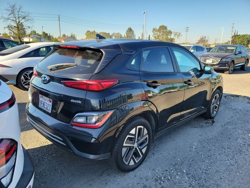 Used 2023 Hyundai Kona SE w/ Cargo Package image 5