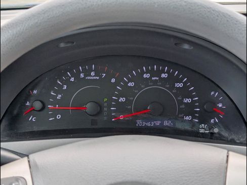 Used 2011 Toyota Camry LE FWD image 13