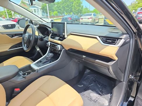 Used 2022 Toyota RAV4 XLE Premium AWD/4WD image 24