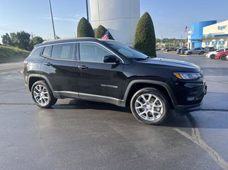 Used 2024 Jeep Compass Latitude AWD/4WD video 1