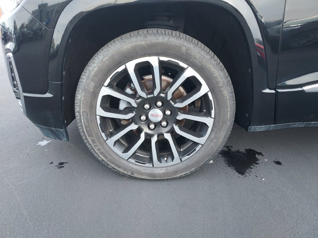 Used 2020 GMC Acadia Denali w/ Technology Package AWD/4WD image 10