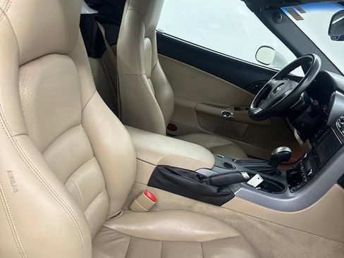 Used 2006 Chevrolet Corvette Convertible w/ Preferred Equipment Group RWD image 31