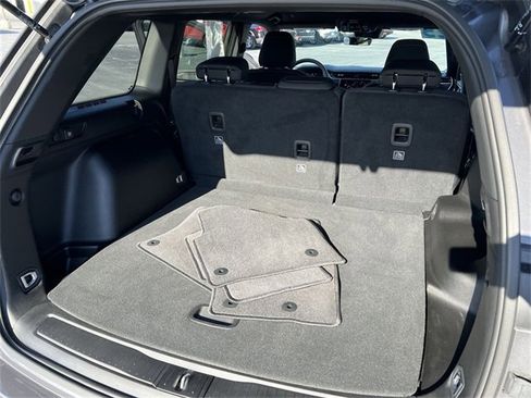 Used 2025 Jeep Grand Cherokee Laredo image 18