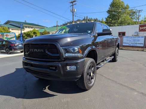 Used 2018 RAM 2500 Laramie w/ Sport Appearance Group AWD/4WD image 4