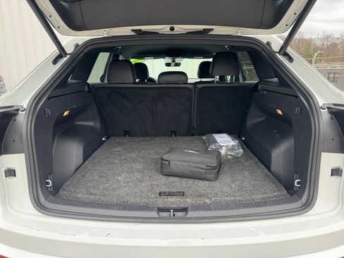 Used 2023 Volkswagen Atlas Cross Sport SE image 15