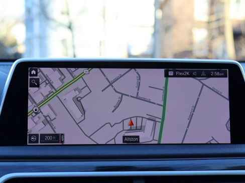 Used 2022 BMW 750i xDrive w/ M Sport Package image 35