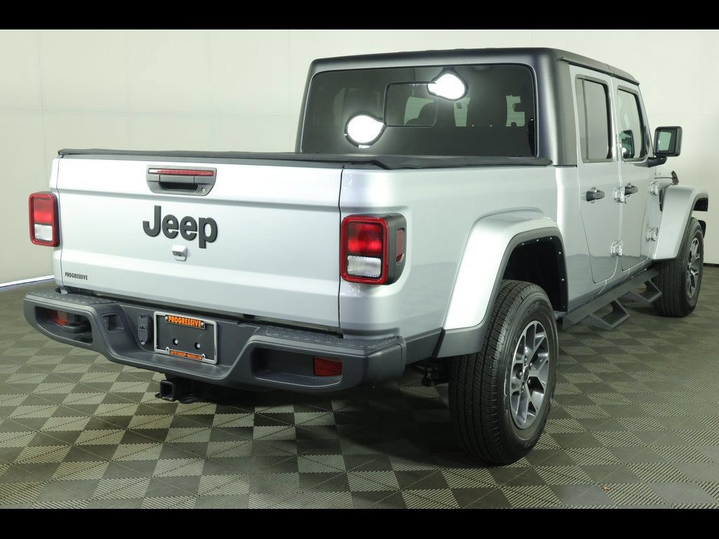 Used 2024 Jeep Gladiator Sport AWD/4WD image 15