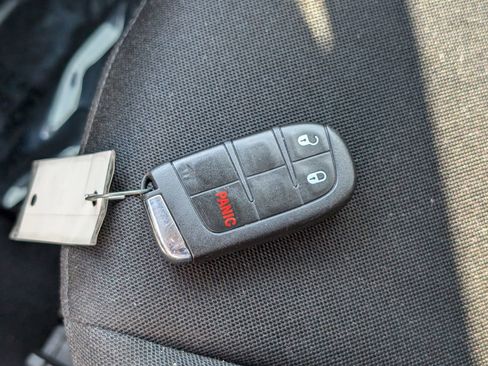 Used 2020 Jeep Renegade Sport image 21