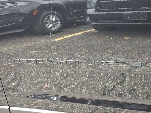 New 2025 Jeep Grand Cherokee Altitude image 20