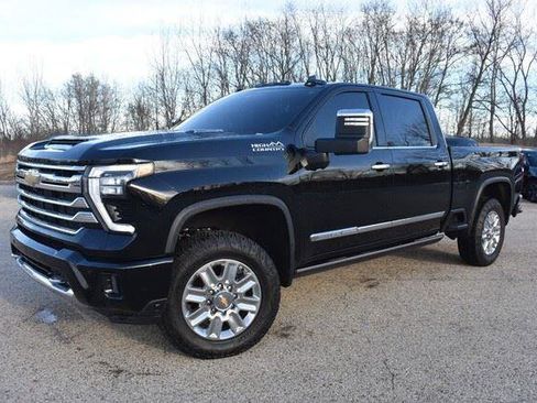 Used 2025 Chevrolet Silverado 2500 High Country w/ High Country Premium Package AWD/4WD image 13