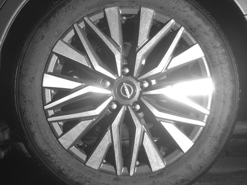 Used 2025 Nissan Altima 2.5 SV FWD image 14