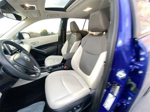 Certified 2023 Toyota Corolla Cross XLE image 11