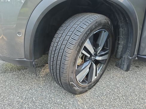 Used 2023 Nissan Rogue SL w/ SL Premium Package FWD image 32