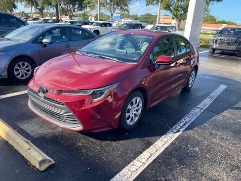 Used 2024 Toyota Corolla LE FWD image 5